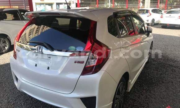 Acheter Occasion Voiture Honda FIT Blanc à Lusaka, Zambie Acheter Occasion Voiture Honda FIT Blanc à Lusaka, Zambie