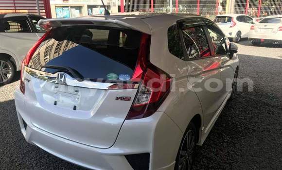 Acheter Occasion Voiture Honda FIT Blanc à Lusaka, Zambie Acheter Occasion Voiture Honda FIT Blanc à Lusaka, Zambie