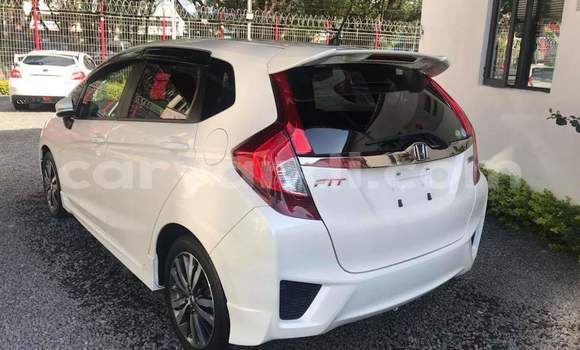 Acheter Occasion Voiture Honda FIT Blanc à Lusaka, Zambie Acheter Occasion Voiture Honda FIT Blanc à Lusaka, Zambie