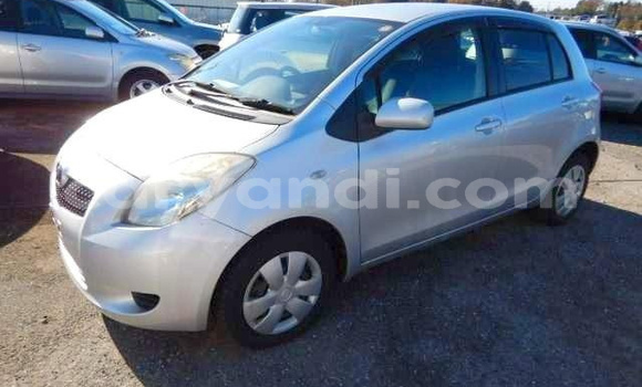Acheter Occasion Voiture Toyota Vitz Gris à Lusaka, Zambie Acheter Occasion Voiture Toyota Vitz Gris à Lusaka, Zambie