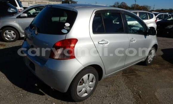 Acheter Occasion Voiture Toyota Vitz Gris à Lusaka, Zambie Acheter Occasion Voiture Toyota Vitz Gris à Lusaka, Zambie