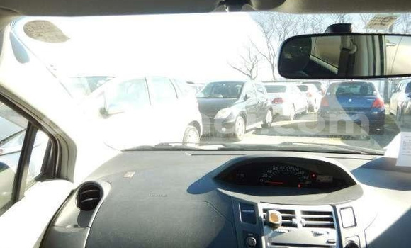 Acheter Occasion Voiture Toyota Vitz Gris à Lusaka, Zambie Acheter Occasion Voiture Toyota Vitz Gris à Lusaka, Zambie