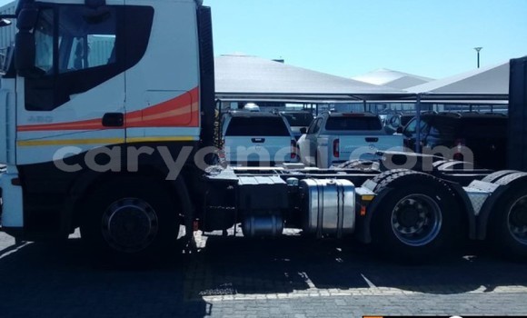 Acheter Occasion Utilitaire Iveco Cargo Blanc à Choma, Du sud Acheter Occasion Utilitaire Iveco Cargo Blanc à Choma, Du sud