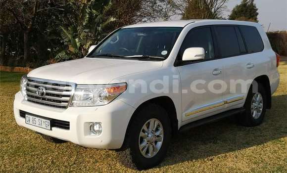 Buy Used Toyota Land Cruiser Prado White Car in Lusaka in Zambia Buy Used Toyota Land Cruiser Prado White Car in Lusaka in Zambia