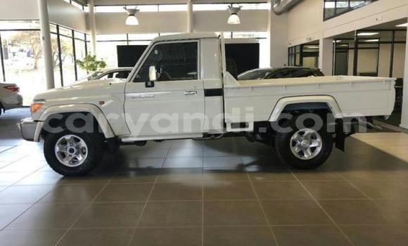 Buy Used Toyota Land Cruiser Beige Car in Lusaka in Zambia Buy Used Toyota Land Cruiser Beige Car in Lusaka in Zambia