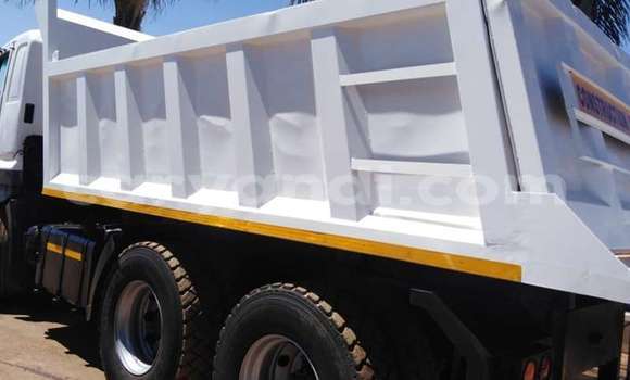 Buy Used Hino 300 Series White Truck in Lusaka in Zambia Buy Used Hino 300 Series White Truck in Lusaka in Zambia