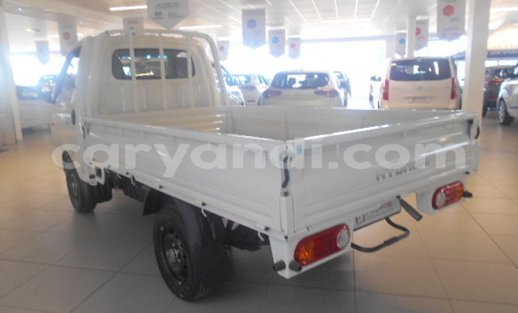 Buy Used Hyundai H200 White Truck in Chipata in Zambia Buy Used Hyundai H200 White Truck in Chipata in Zambia