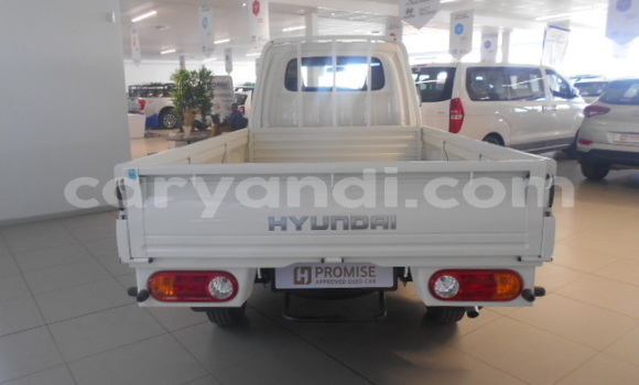 Buy Used Hyundai H200 White Truck in Chipata in Zambia Buy Used Hyundai H200 White Truck in Chipata in Zambia