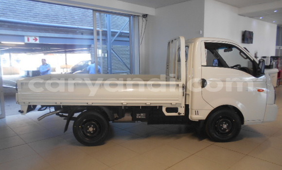 Buy Used Hyundai H200 White Truck in Chipata in Zambia Buy Used Hyundai H200 White Truck in Chipata in Zambia
