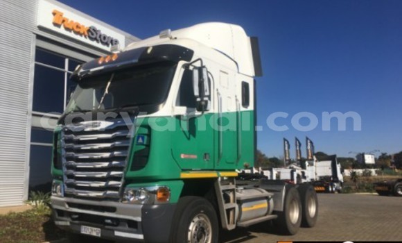 Buy Used Mercedes–Benz 1520 Green Truck in Lusaka in Zambia