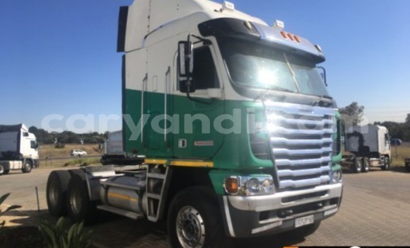 Acheter Occasion Utilitaire Mercedes–Benz 1520 Vert à Lusaka, Zambie Acheter Occasion Utilitaire Mercedes–Benz 1520 Vert à Lusaka, Zambie