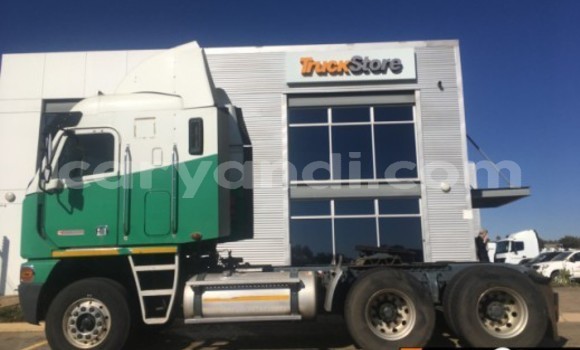 Acheter Occasion Utilitaire Mercedes–Benz 1520 Vert à Lusaka, Zambie Acheter Occasion Utilitaire Mercedes–Benz 1520 Vert à Lusaka, Zambie