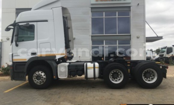Acheter Occasion Utilitaire Mercedes–Benz 2644 Blanc à Lusaka, Zambie Acheter Occasion Utilitaire Mercedes–Benz 2644 Blanc à Lusaka, Zambie