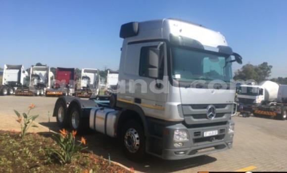 Acheter Occasion Utilitaire Mercedes–Benz 2644 Autre à Chililabombwe, Copperbelt Acheter Occasion Utilitaire Mercedes–Benz 2644 Autre à Chililabombwe, Copperbelt