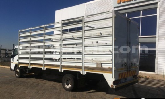 Acheter Occasion Utilitaire Mitsubishi Fuso Blanc à Lusaka, Zambie Acheter Occasion Utilitaire Mitsubishi Fuso Blanc à Lusaka, Zambie