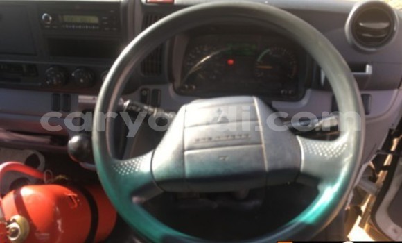 Acheter Occasion Utilitaire Mitsubishi Fuso Blanc à Lusaka, Zambie Acheter Occasion Utilitaire Mitsubishi Fuso Blanc à Lusaka, Zambie