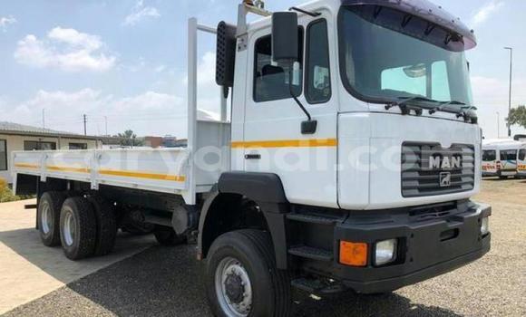 Acheter Occasion Utilitaire Man TGX Blanc à Lusaka, Zambie Acheter Occasion Utilitaire Man TGX Blanc à Lusaka, Zambie