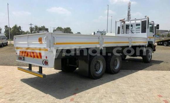 Acheter Occasion Utilitaire Man TGX Blanc à Lusaka, Zambie Acheter Occasion Utilitaire Man TGX Blanc à Lusaka, Zambie