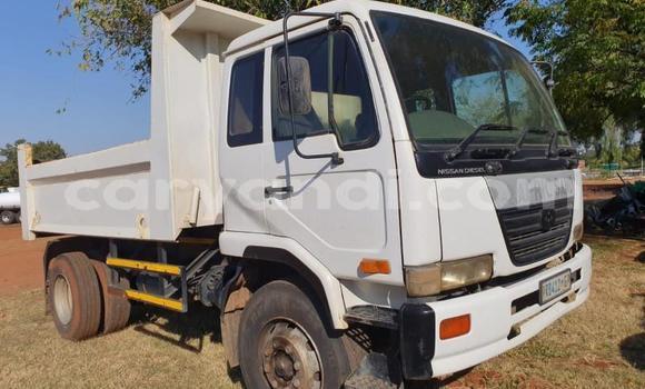 Acheter Occasion Utilitaire Nissan UD Blanc à Choma, Du sud Acheter Occasion Utilitaire Nissan UD Blanc à Choma, Du sud