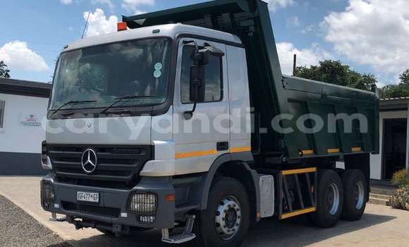 Buy Used Mercedes–Benz 1120 Green Truck in Lusaka in Zambia