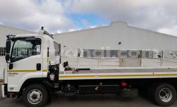 Buy Used Isuzu FTR 850 White Truck in Lusaka in Zambia Buy Used Isuzu FTR 850 White Truck in Lusaka in Zambia