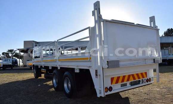 Buy Used Hino 300 Series White Truck in Lusaka in Zambia Buy Used Hino 300 Series White Truck in Lusaka in Zambia
