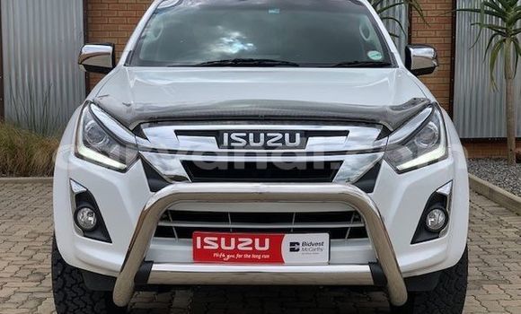 Buy Used Isuzu D–MAX White Car in Lusaka in Zambia Buy Used Isuzu D–MAX White Car in Lusaka in Zambia