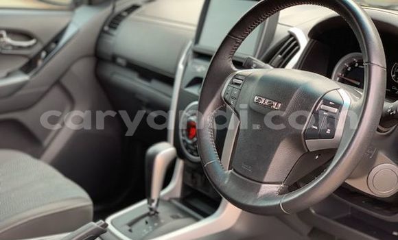 Buy Used Isuzu D–MAX White Car in Lusaka in Zambia Buy Used Isuzu D–MAX White Car in Lusaka in Zambia