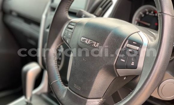 Buy Used Isuzu D–MAX White Car in Lusaka in Zambia Buy Used Isuzu D–MAX White Car in Lusaka in Zambia