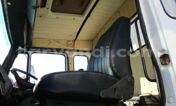 Buy Used Mercedes–Benz Tipper White Truck in Lusaka in Zambia Buy Used Mercedes–Benz Tipper White Truck in Lusaka in Zambia