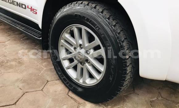 Acheter Occasion Voiture Toyota Hilux Blanc à Lusaka, Zambie Acheter Occasion Voiture Toyota Hilux Blanc à Lusaka, Zambie