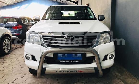 Acheter Occasion Voiture Toyota Hilux Blanc à Lusaka, Zambie Acheter Occasion Voiture Toyota Hilux Blanc à Lusaka, Zambie