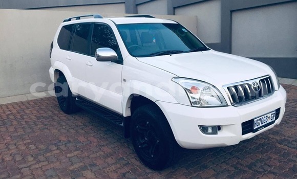 Acheter Occasion Voiture Toyota Land Cruiser Prado Blanc à Livingstone, Zambie Acheter Occasion Voiture Toyota Land Cruiser Prado Blanc à Livingstone, Zambie