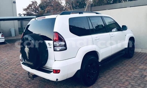 Acheter Occasion Voiture Toyota Land Cruiser Prado Blanc à Livingstone, Zambie Acheter Occasion Voiture Toyota Land Cruiser Prado Blanc à Livingstone, Zambie