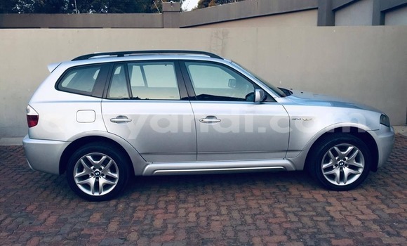 Acheter Occasion Voiture BMW X3 Gris à Livingstone, Zambie Acheter Occasion Voiture BMW X3 Gris à Livingstone, Zambie