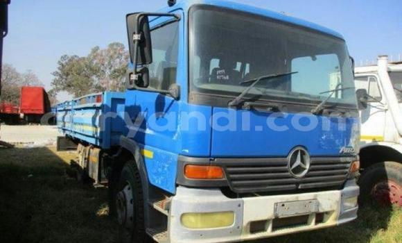 Buy Used Mercedes‒Benz 190 Blue Car in Livingstone in Zambia Buy Used Mercedes‒Benz 190 Blue Car in Livingstone in Zambia