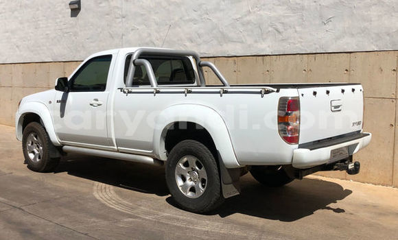 Buy Used Mazda BT-50 White Car in Lusaka in Zambia Buy Used Mazda BT-50 White Car in Lusaka in Zambia