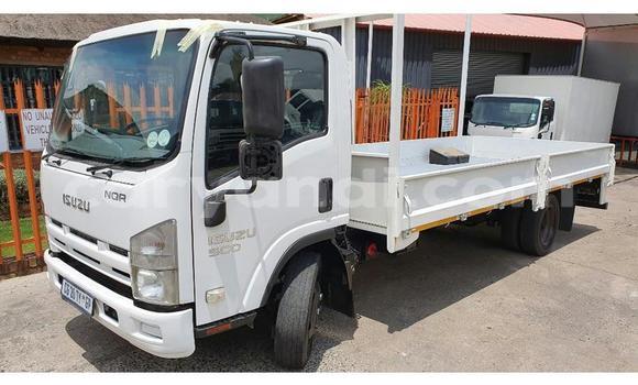 Acheter Occasion Utilitaire Isuzu FTR 850 Blanc à Lusaka, Zambie Acheter Occasion Utilitaire Isuzu FTR 850 Blanc à Lusaka, Zambie