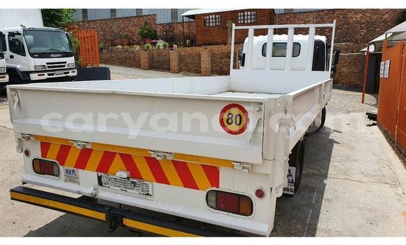 Acheter Occasion Utilitaire Isuzu FTR 850 Blanc à Lusaka, Zambie Acheter Occasion Utilitaire Isuzu FTR 850 Blanc à Lusaka, Zambie