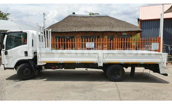 Acheter Occasion Utilitaire Isuzu FTR 850 Blanc à Lusaka, Zambie Acheter Occasion Utilitaire Isuzu FTR 850 Blanc à Lusaka, Zambie