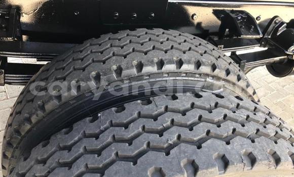 Acheter Occasion Utilitaire Nissan UD Blanc à Chingola, Zambie Acheter Occasion Utilitaire Nissan UD Blanc à Chingola, Zambie