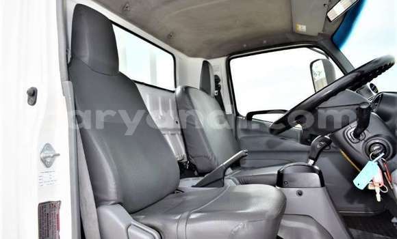 Nunua Ilio tumika Hino 300 Series Nyingine Lori ndani ya Katete nchini Mashariki Nunua Ilio tumika Hino 300 Series Nyingine Lori ndani ya Katete nchini Mashariki