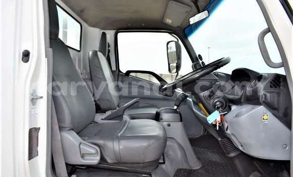 Nunua Ilio tumika Hino 300 Series Nyingine Lori ndani ya Katete nchini Mashariki Nunua Ilio tumika Hino 300 Series Nyingine Lori ndani ya Katete nchini Mashariki