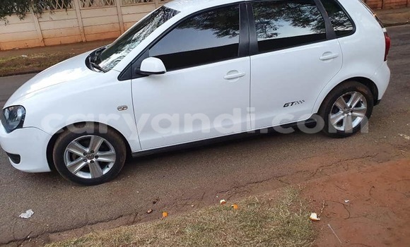 Acheter Occasion Voiture Volkswagen Polo Blanc à Livingstone, Zambie Acheter Occasion Voiture Volkswagen Polo Blanc à Livingstone, Zambie