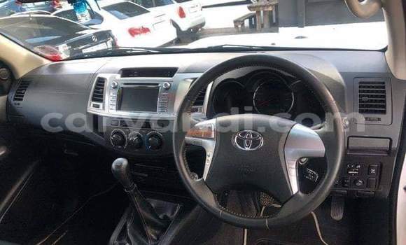 Acheter Occasion Voiture Toyota Hilux Blanc à Lusaka, Zambie Acheter Occasion Voiture Toyota Hilux Blanc à Lusaka, Zambie
