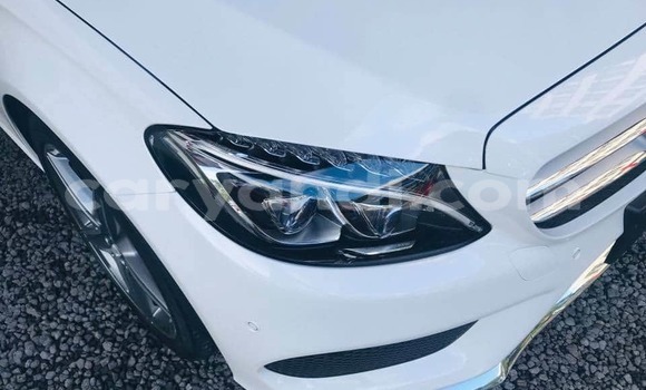 Acheter Occasion Voiture Mercedes‒Benz C–Class Blanc à Livingstone, Zambie Acheter Occasion Voiture Mercedes‒Benz C–Class Blanc à Livingstone, Zambie