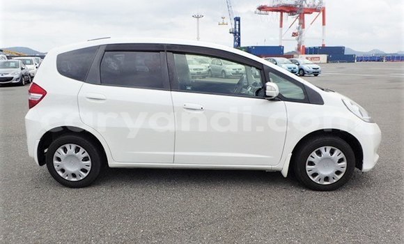 Acheter Occasion Voiture Honda FIT Blanc à Livingstone, Zambie Acheter Occasion Voiture Honda FIT Blanc à Livingstone, Zambie