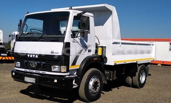 Acheter Occasion Voiture Tata Indica Blanc à Livingstone, Zambie Acheter Occasion Voiture Tata Indica Blanc à Livingstone, Zambie