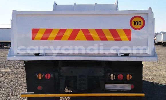 Acheter Occasion Voiture Tata Indica Blanc à Livingstone, Zambie Acheter Occasion Voiture Tata Indica Blanc à Livingstone, Zambie