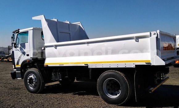 Acheter Occasion Voiture Tata Indica Blanc à Livingstone, Zambie Acheter Occasion Voiture Tata Indica Blanc à Livingstone, Zambie